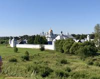 Susdal: Blick auf das Pokrowskij-Kloster am anderen Ufer