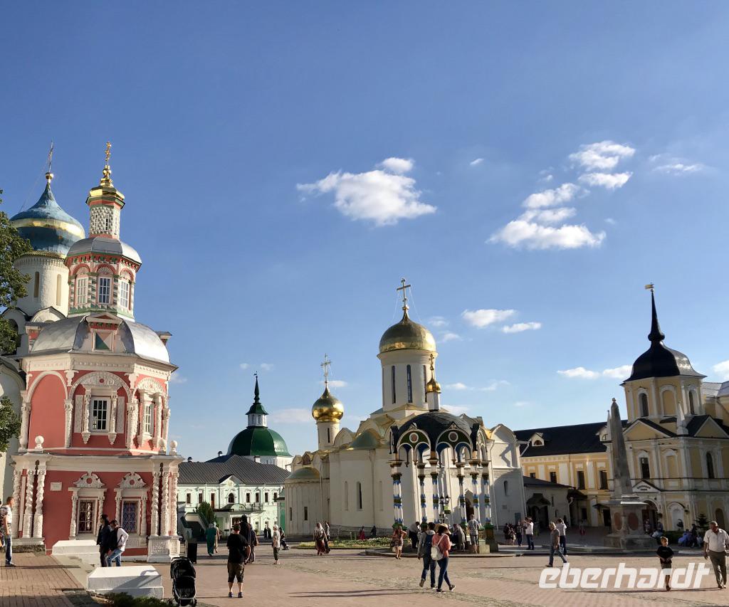 Sergiew Possad: Im Dreifaltigkeitskloster des Heiligen Sergeij 