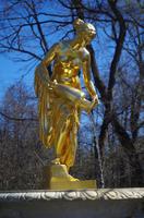 Nymphe mit einem Krug