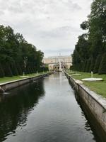 Peterhof: Im Park vor der Großen Kaskade