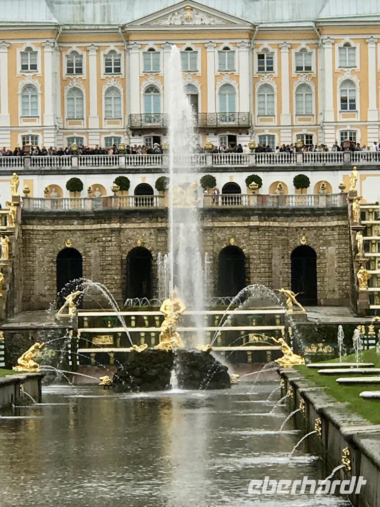 Peterhof: Die große Kaskade und das Große Palais