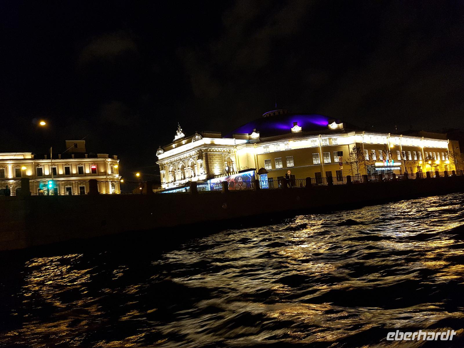 St. Petersburg, Kanalfahrt, Zirkus