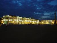 Winterpalais bei Nacht