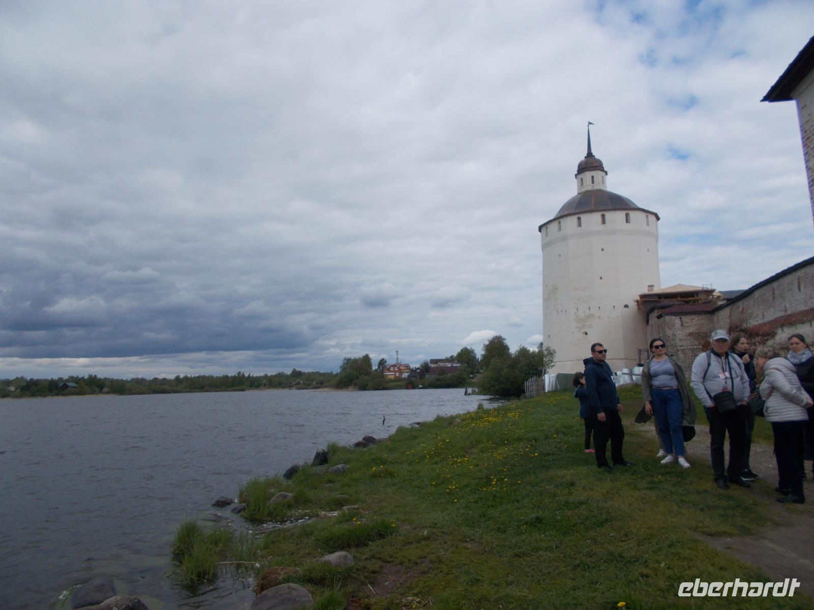 DSCN3397  Außenanlage am See