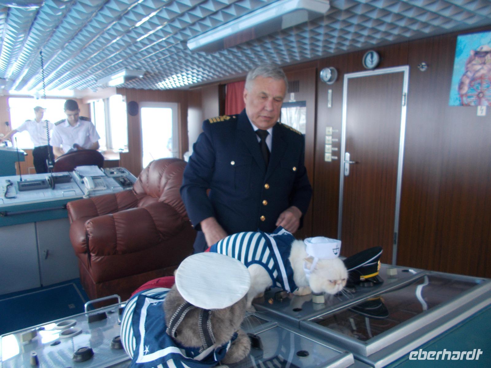 DSCN3408  Kapitän mit Schiffsjunge