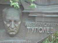 Moskau: Friedhof des Neujungfrauen-Klosters: Grab A.N. Tupoljew
