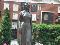 Moskau: Friedhof des Neujungfrauen-Klosters: Grab R. Gorbatschowa