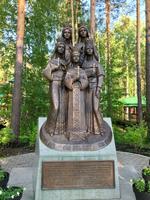 Auf dem Weg in den Ural: Ganina Jama, Gedenkstein für die ermordeten Zarenkinder