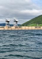 Divnogorsk: Staumauer des Wasserkraftwerkes