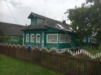 ein schönes kleines russisches Haus 