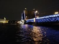 St. Petersburg bei Nacht