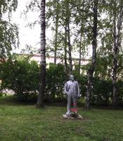 Lenin umrahmt von Musik im Stadtpark Tutaew 