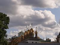 Moskau. Kreml. Kuppeln der kleinen Hauskirchen.