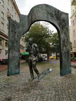 Denkmal dem russischen Liedermacher Bulat Okudzhawa auf dem Arbat