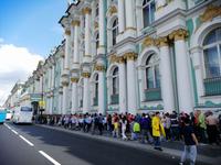 lange Warteschlange in die Eremitage