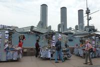 Souvenierstände am Panzerkreuzer