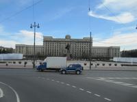 Regierungsgebäude mit Lenindenkmal