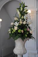 Dekorative Vasen im Treppenhaus des Katharinenpalastes