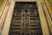 Eine Tür  der Issac-Kathedrale