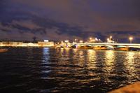 St. Petersburg bei Nacht