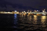 St. Petersburg bei Nacht