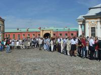 Anstehen an der Peter-Paul-Kathedrale