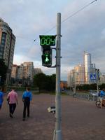 Für uns ungewohnt zeigen die Ampeln in St. Petersburg die verbleibende Zeit der Grünphase an.