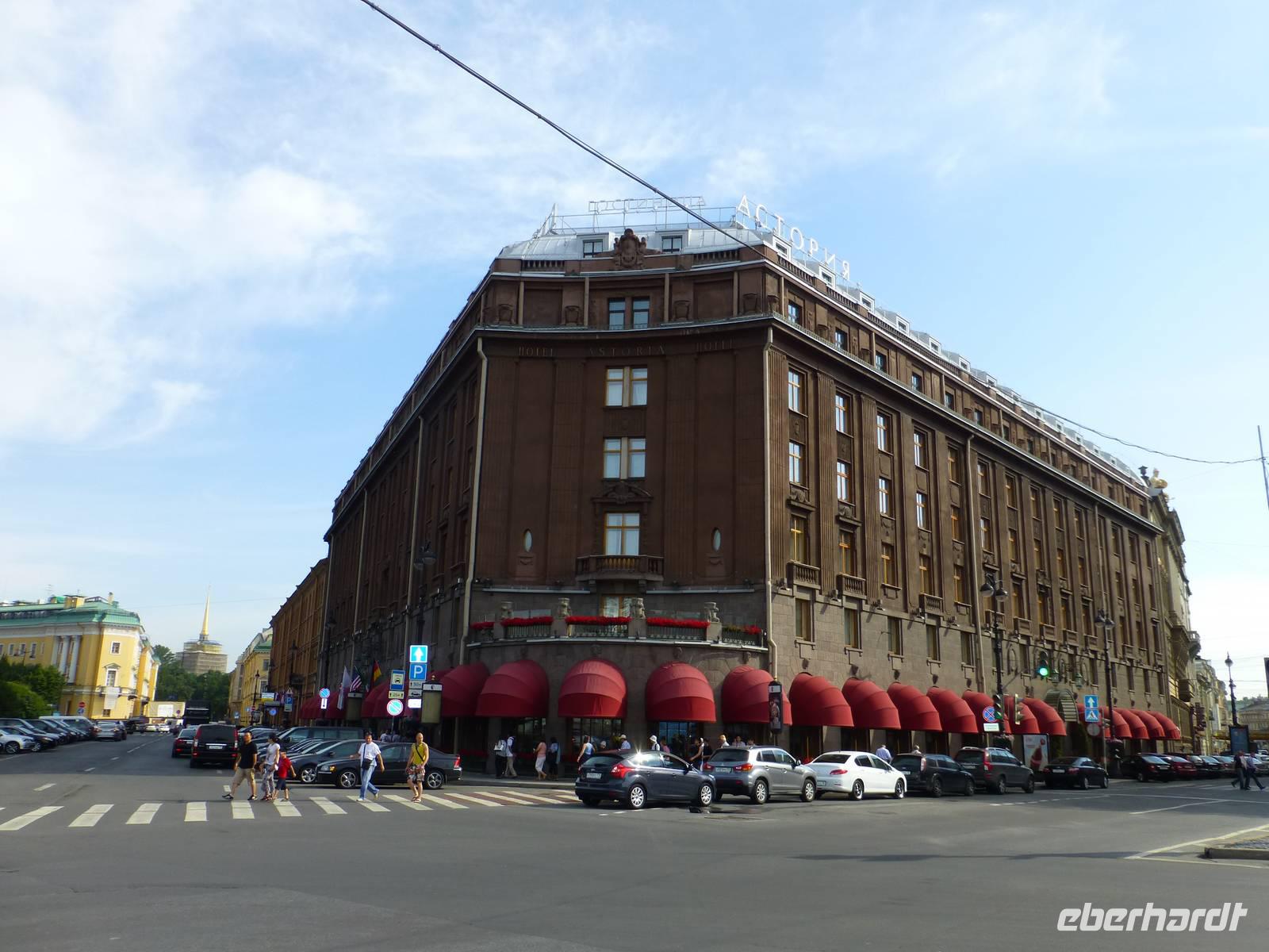 Auch das Hotel Astoria steht direkt am Isaaksplatz.
