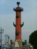 Früher als Leuchttürme erbaut, brennen die heute mit Gas betriebenen Leuchtfeuer heute nur noch zu festlichen Anlässen.