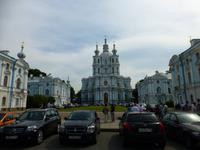 Das Smolny-Kloster mit der Smolny-Kathedrale im Zentrum.