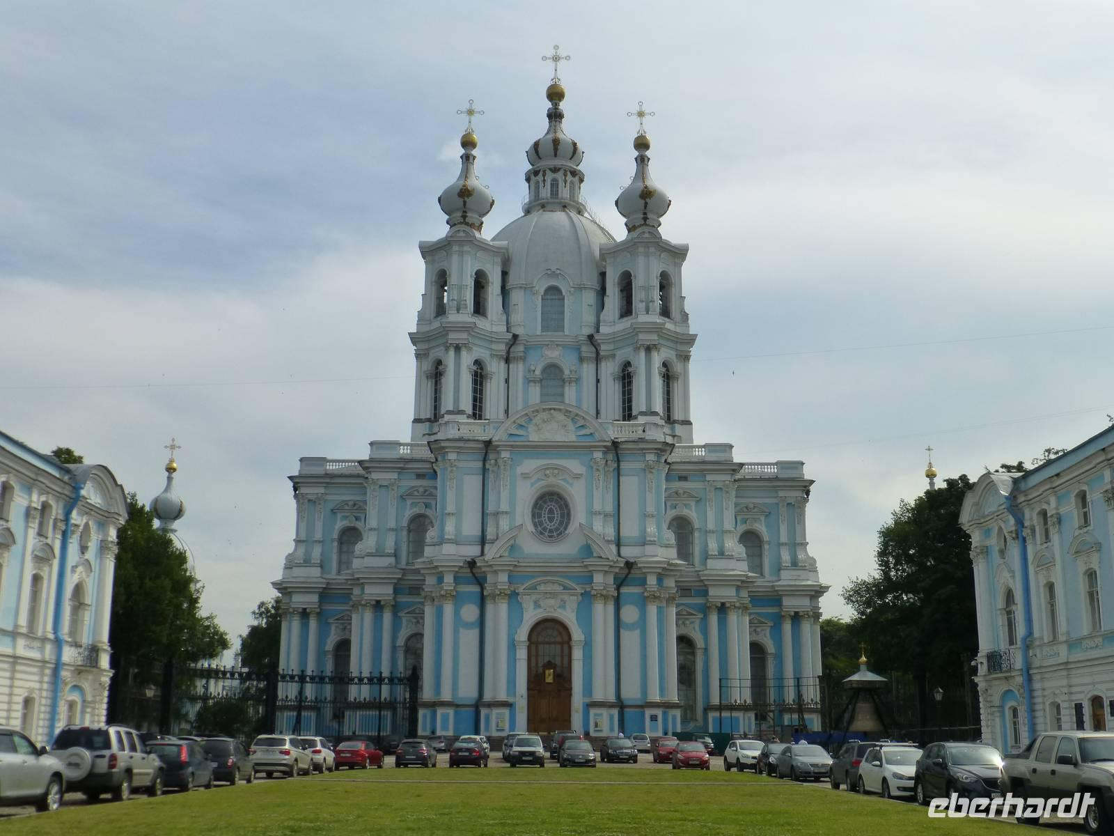 Leider ist die Kathedrale für gewöhnlich nicht zur Besichtigung zugänglich. Aber auch von außen macht sie durchaus was her.