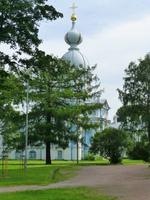 Seit dem frühen 19. Jahrhundert wurde das Kloster als Bildungsinstitut für adlige Mädchen genutzt. Dementsprechend prachtvoll und erholsam fallen es und sein Park daher aus.