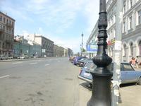 Ein typischer St. Petersburger Prospekt. So werden die endlosen, gerade verlaufenden Straßen in Russland genannt.