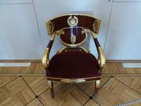 Sieht bequem aus. Leider durfte man auf diesen Stühlen natürlich nicht Platz nehmen.