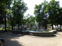 An diesem Brunnen ließ es sich besonders gut ein wenig im Schatten erholen.