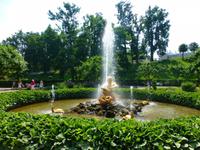Der Triton-Brunnen vor der Orangerie.