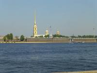 Ein weiterer Blick auf die Peter-und-Pauls-Festung bei unserer Weiterfahrt.