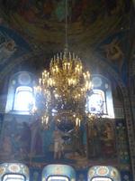 Auch hier wieder unser Freund der Kronleuchter.