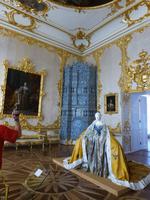 Die Zarin ganz in Porzellan