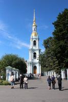 Turm hinter der St. Nikolaus-Marine Kathedrale