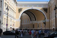 Triumphbogen vor dem Alexander Platz