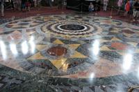 Bodengestaltung in der Blutskirche