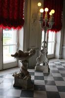 Skulturen im Katharina Palast