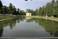 Kleines Häuschen im Garten des Katharina Palast