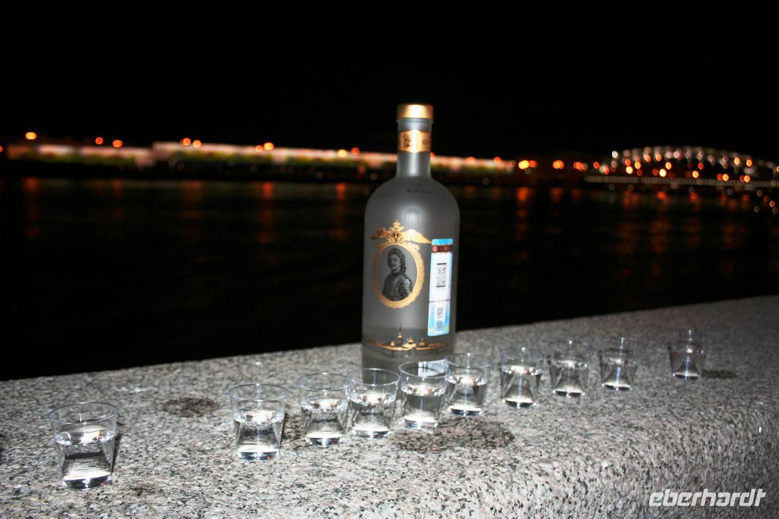 Nachts in St. Petersburg - Bar am Newa-Kai