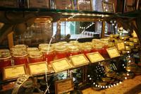 Im Feinkostladen Jelissejew (früher Gastronom Nr. 1)