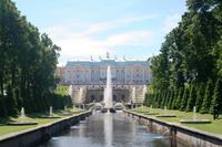 Peterhof - grosse Kaskade mit Blick zum grossen Palast