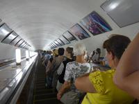 Russland, Moskau, Rolltreppe zur Metrostation