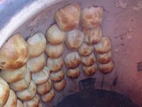 Russland, Listvjanka, Markt, Teigtaschen mit Zwiebeln und Hackfleisch gefüllt