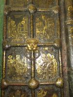 Tür an der Mariä Geburtskirche in Susdal